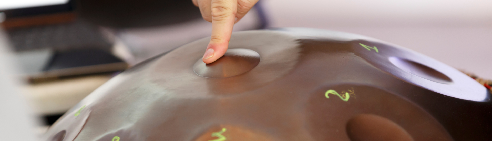 Il viaggio affascinante dietro l'Handpan: scopriamo il suo inventore e la sua storia