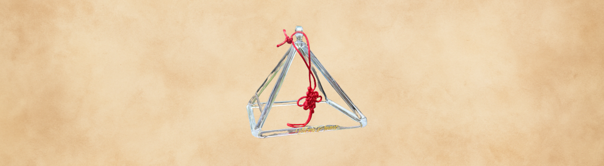 La Piramide in Cristallo: armonia, forma e vibrazione