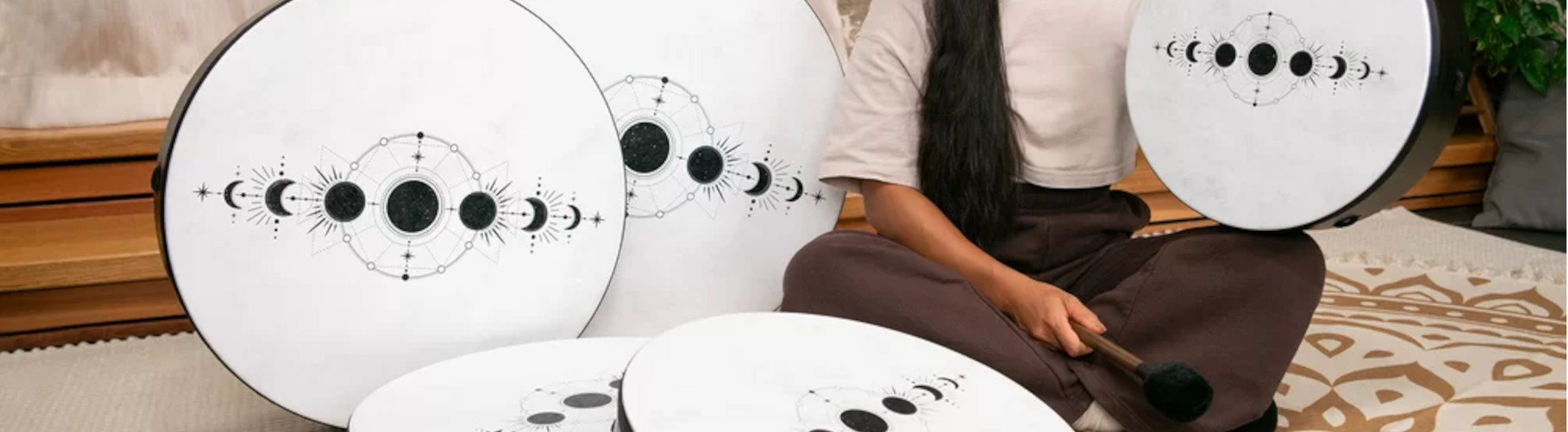 Tamburi Rituali Vegani: Suoni e Sostenibilità in Pelle Sintetica