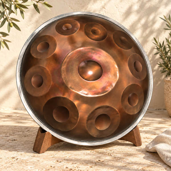 Handpan Humi Mutant D Kurd 10 note, still life Vibrasonic