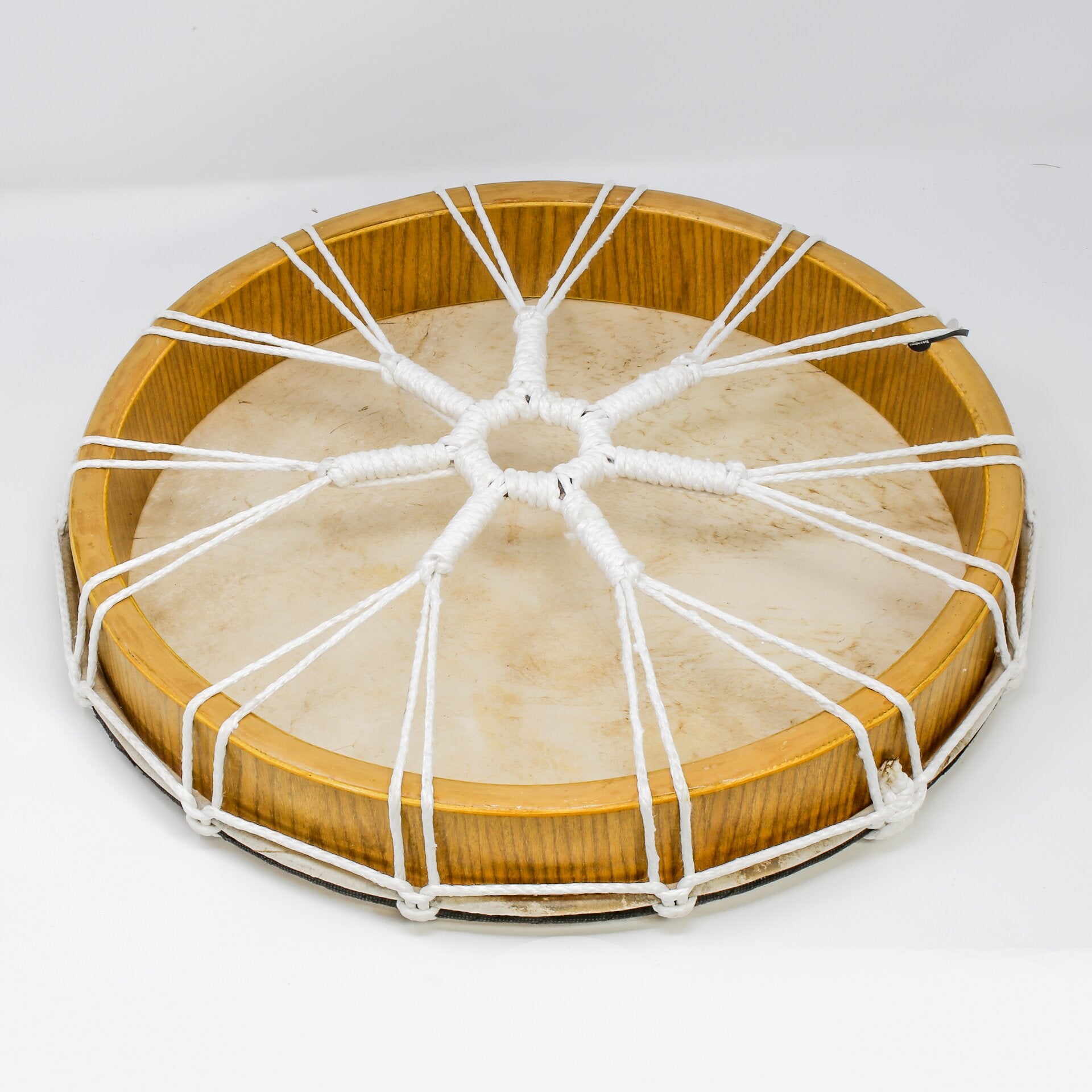 Tamburo a cornice 40 cm in pelle di capra — retro con intreccio di corde